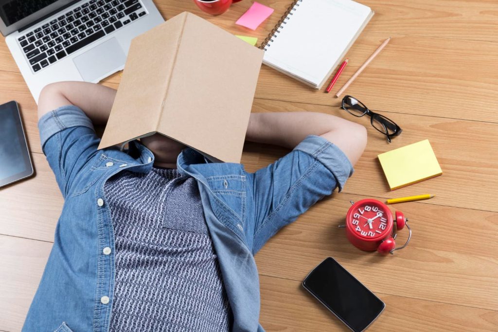 estudiar durante horas